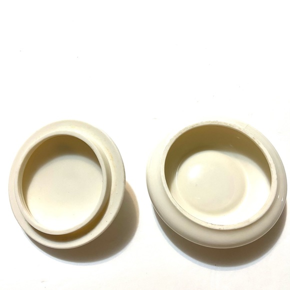 Vintage Jewelry Box - Picture 4 of 4